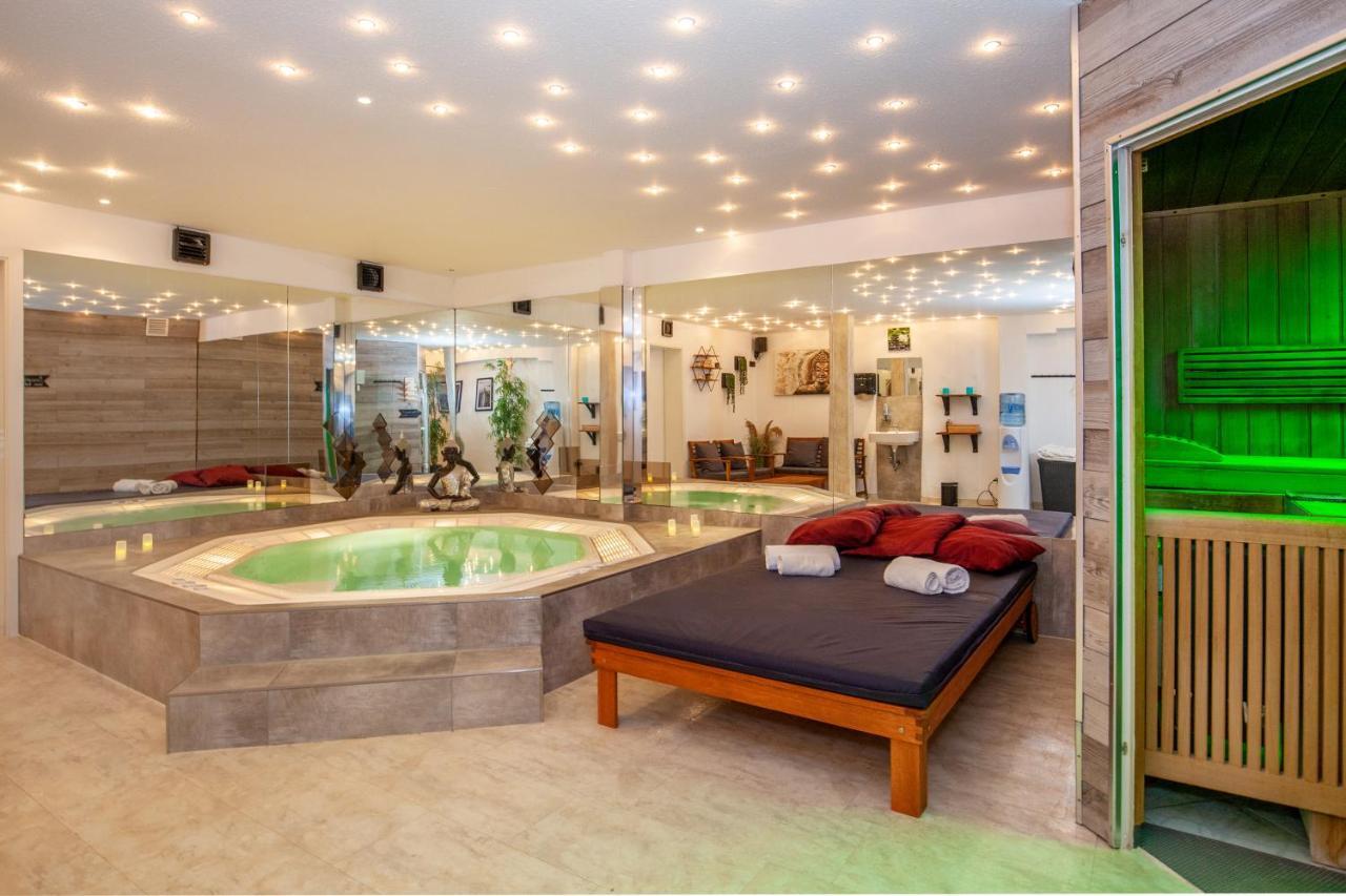 Relax & Hotel