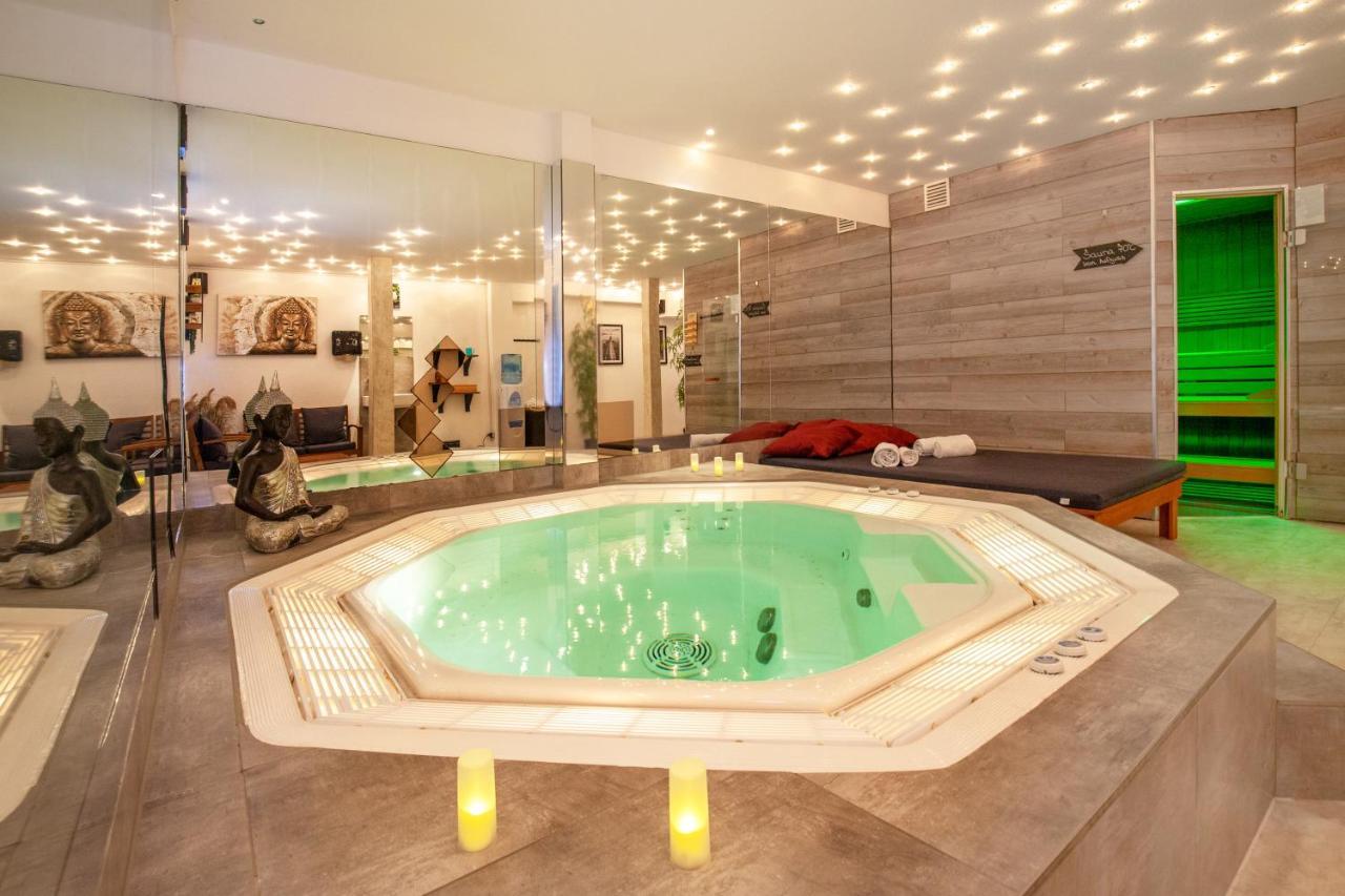 Отель Relax & 3*